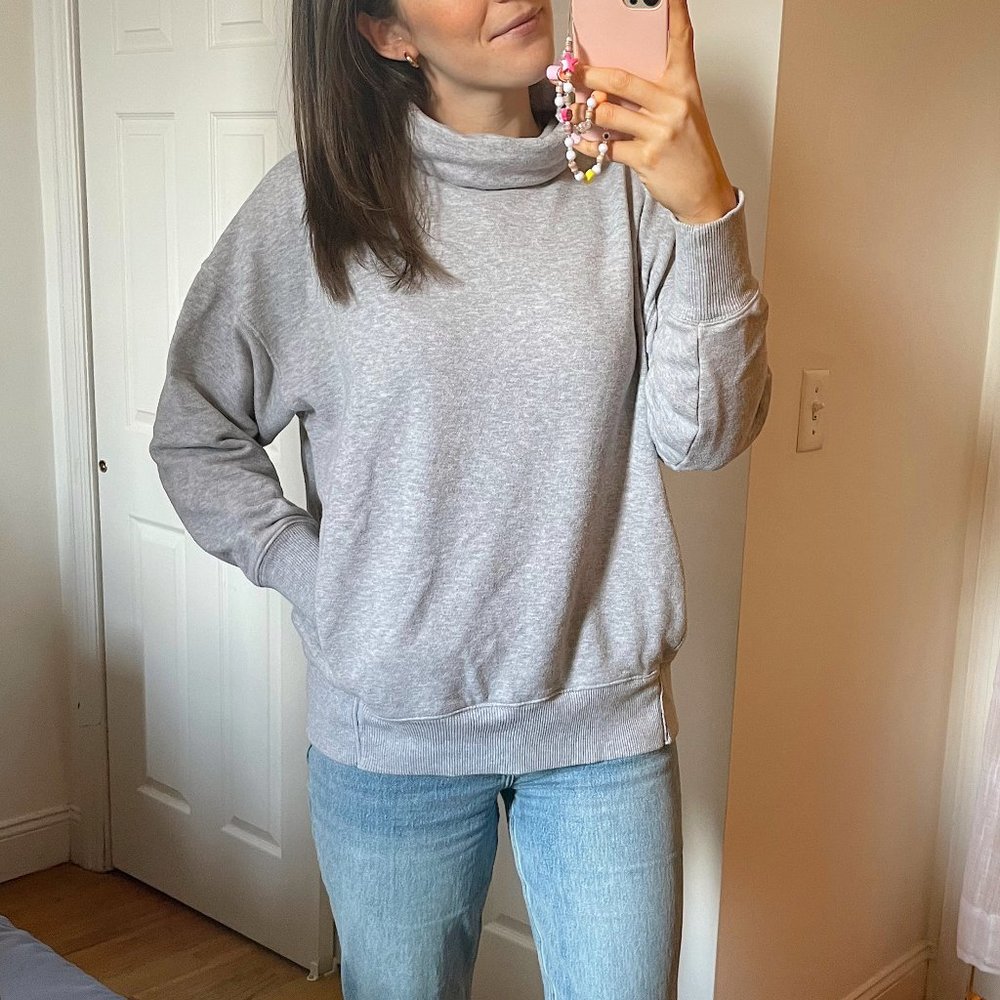 Aerie Gray Turtleneck Sweatshirt